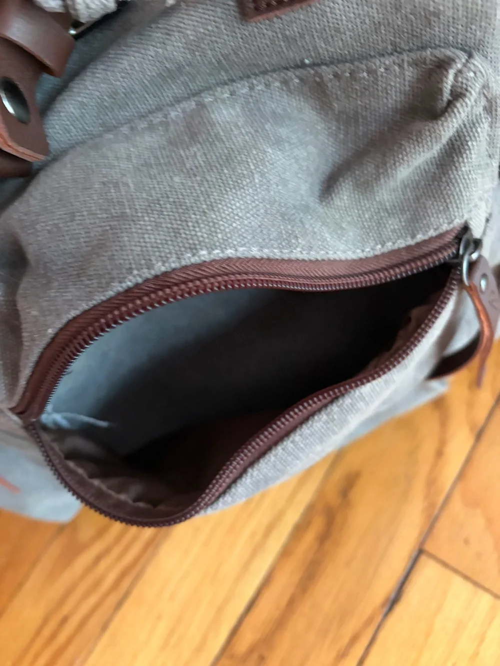Greg Norman Refined Traveler Canvas Backpack Brown Leather Straps.  Classic Golf